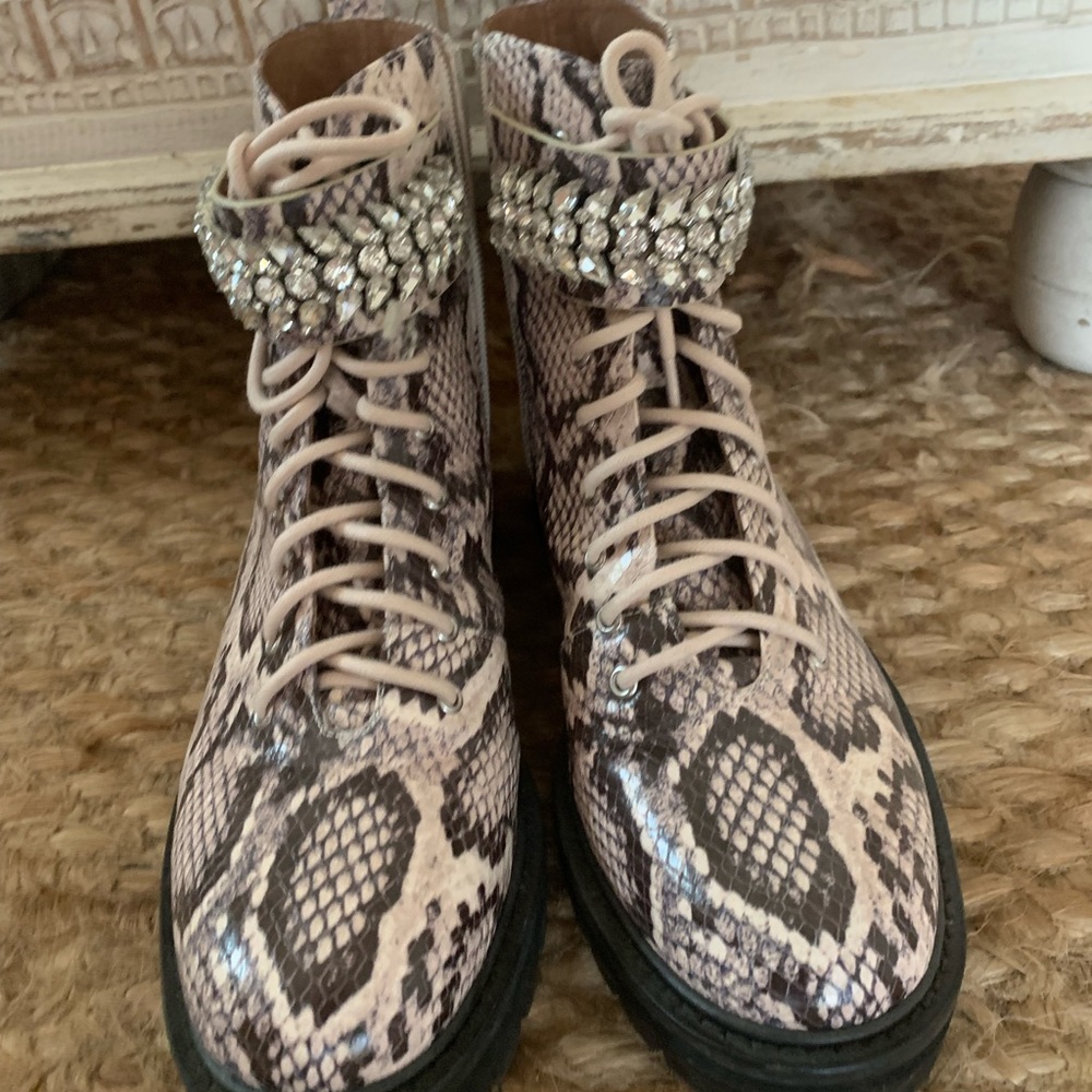 Antonio Melani Daynzie Snakeskin Lug Boot